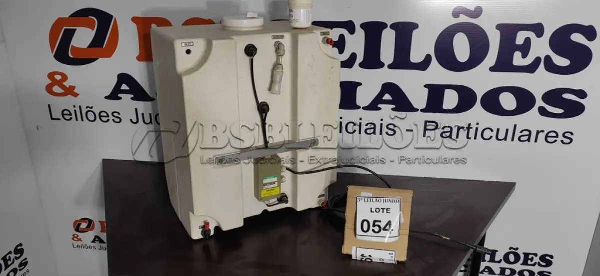 LOTE 054 - 01 RESERVATÓRIO DE ÁGUA CAPACIDADE 40L MARCA USFILTER. (NO ESTADO) ATENÇÃO! FAZER A VISITAÇÃO ANTES DE ARREMATAR, NÃO SABEMOS SE FUNCIONA, LEILÃO NÃO TEM GARANTIA E NEM DEVOLUÇÃO, SUJEITO A POSSÍVEIS AVARIAS VISÍVEIS/OCULTAS E/OU AUSÊNCIA DE COMPONENTES.
