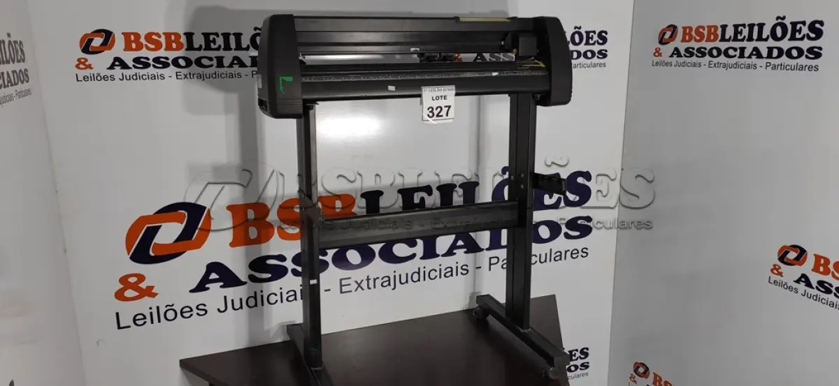 LOTE 327 - 01 PLOTHER INCOMPLETA COM BASE. (NO ESTADO) ATENÇÃO! FAZER A VISITAÇÃO ANTES DE ARREMATAR, NÃO SABEMOS SE FUNCIONA, LEILÃO NÃO TEM GARANTIA E NEM DEVOLUÇÃO, SUJEITO A POSSÍVEIS AVARIAS VISÍVEIS/OCULTAS E/OU AUSÊNCIA DE COMPONENTES.