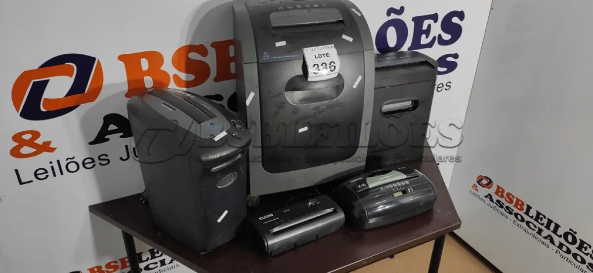 LOTE 336 - 03 FRAGMENTADORAS DE PAPEL E 02 CABEÇAS AVULSAS. (NO ESTADO) ATENÇÃO! FAZER A VISITAÇÃO ANTES DE ARREMATAR, NÃO SABEMOS SE FUNCIONA. LEILÃO NÃO TEM GARANTIA E NEM DEVOLUÇÃO, SUJEITO A POSSÍVEIS AVARIAS VISÍVEIS/OCULTAS E/OU AUSÊNCIA DE COMPONENTES.