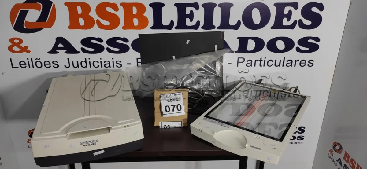 LOTE 070 - 02 SCANNERS MARCA MOCOTEK. (NO ESTADO) ATENÇÃO! FAZER A VISITAÇÃO ANTES DE ARREMATAR, NÃO SABEMOS SE FUNCIONA, LEILÃO NÃO TEM GARANTIA E NEM DEVOLUÇÃO, SUJEITO A POSSÍVEIS AVARIAS VISÍVEIS/OCULTAS E/OU AUSÊNCIA DE COMPONENTES.