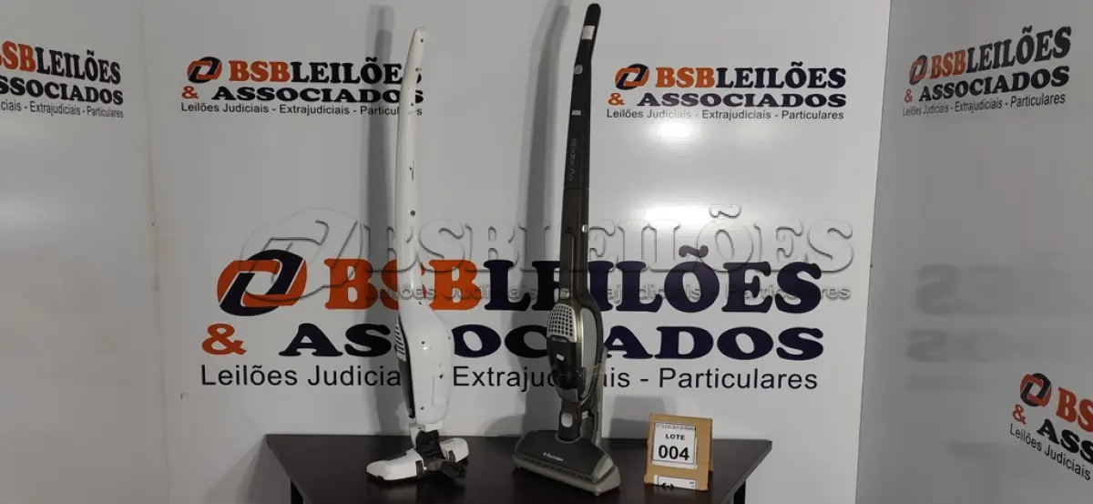 LOTE 004 - 02 ASPIRADORES DE PÓ MODELO ERGO RÁPIDO MARCA ELECTROLUX. (NO ESTADO) ATENÇÃO! FAZER A VISITAÇÃO ANTES DE ARREMATAR, NÃO SABEMOS SE FUNCIONA, LEILÃO NÃO TEM GARANTIA E NEM DEVOLUÇÃO, SUJEITO A POSSÍVEIS AVARIAS VISÍVEIS/OCULTAS E/OU AUSÊNCIA DE COMPONENTES.