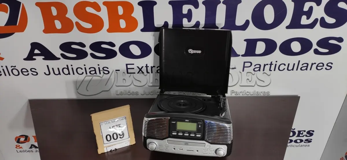 LOTE 009 - 01 TOCA DISCOS E RÁDIO FM. (NO ESTADO) ATENÇÃO! FAZER A VISITAÇÃO ANTES DE ARREMATAR, NÃO SABEMOS SE FUNCIONA, LEILÃO NÃO TEM GARANTIA E NEM DEVOLUÇÃO, SUJEITO A POSSÍVEIS AVARIAS VISÍVEIS/OCULTAS E/OU AUSÊNCIA DE COMPONENTES.