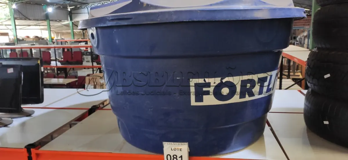 LOTE 081 - 01 CAIXA D’ÁGUA FORTLEV 250 LITROS. (NO ESTADO) ATENÇÃO! FAZER A VISITAÇÃO ANTES DE ARREMATAR, NÃO SABEMOS SE FUNCIONA. LEILÃO NÃO TEM GARANTIA E NEM DEVOLUÇÃO, SUJEITO A POSSÍVEIS AVARIAS VISÍVEIS/OCULTAS E/OU AUSÊNCIA DE COMPONENTES.