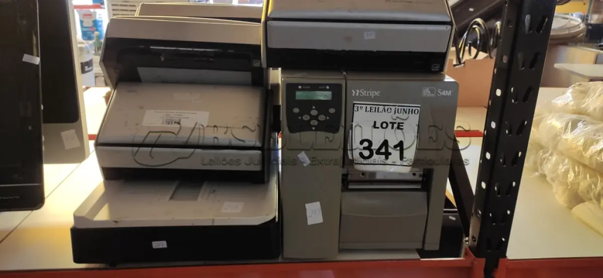 LOTE 341 - 01 IMPRESSORA DE ETIQUETA MARCA STRIPE E 08 SCANNERS DE MARCAS E MODELOS DIVERSOS. (NO ESTADO) ATENÇÃO! FAZER A VISITAÇÃO ANTES DE ARREMATAR, NÃO SABEMOS SE FUNCIONA, LEILÃO NÃO TEM GARANTIA E NEM DEVOLUÇÃO, SUJEITO A POSSÍVEIS AVARIAS VISÍVEIS/OCULTAS E/OU AUSÊNCIA DE COMPONENTES.