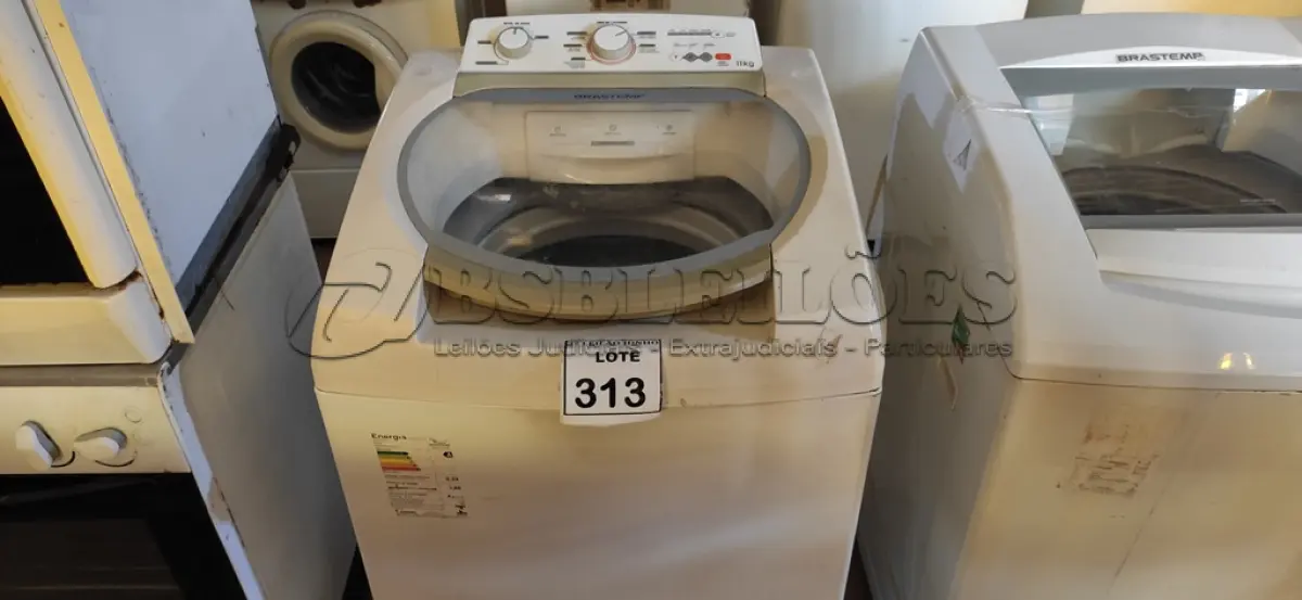 LOTE 313 - 01 MÁQUINA DE LAVAR ROUPAS BRASTEMP 11KG 220V. (NO ESTADO) ATENÇÃO! FAZER A VISITAÇÃO ANTES DE ARREMATAR, NÃO SABEMOS SE FUNCIONA. LEILÃO NÃO TEM GARANTIA E NEM DEVOLUÇÃO, SUJEITO A POSSÍVEIS AVARIAS VISÍVEIS/OCULTAS E/OU AUSÊNCIA DE COMPONENTES.