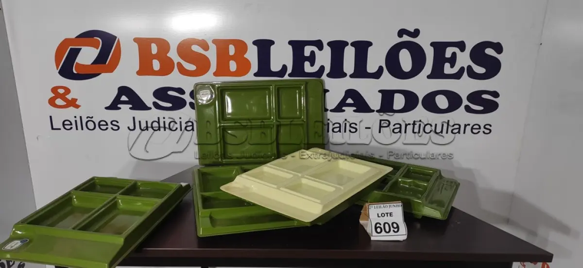 LOTE 609 - 05 BANDEJAS COM DIVISÓRIAS.  (NO ESTADO) ATENÇÃO! FAZER A VISITAÇÃO ANTES DE ARREMATAR, NÃO SABEMOS SE FUNCIONA, LEILÃO NÃO TEM GARANTIA E NEM DEVOLUÇÃO, SUJEITO A POSSÍVEIS AVARIAS VISÍVEIS/OCULTAS E/OU AUSÊNCIA DE COMPONENTES.