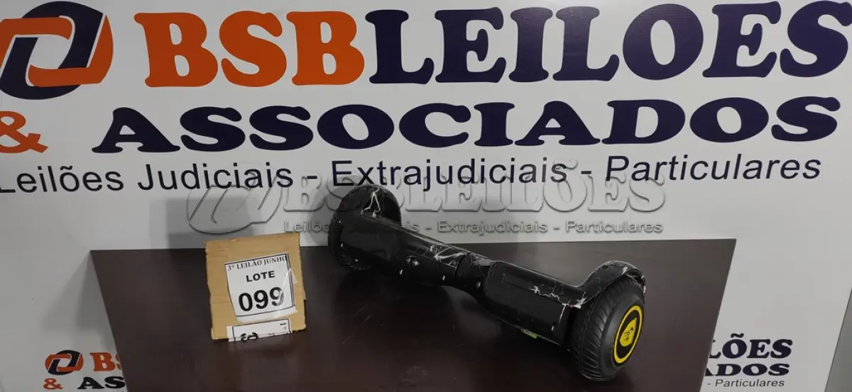 LOTE 099 - 01 HOVERBOARD NA COR PRETA. (NO ESTADO) ATENÇÃO! FAZER A VISITAÇÃO ANTES DE ARREMATAR, NÃO SABEMOS SE FUNCIONA, LEILÃO NÃO TEM GARANTIA E NEM DEVOLUÇÃO, SUJEITO A POSSÍVEIS AVARIAS VISÍVEIS/OCULTAS E/OU AUSÊNCIA DE COMPONENTES.