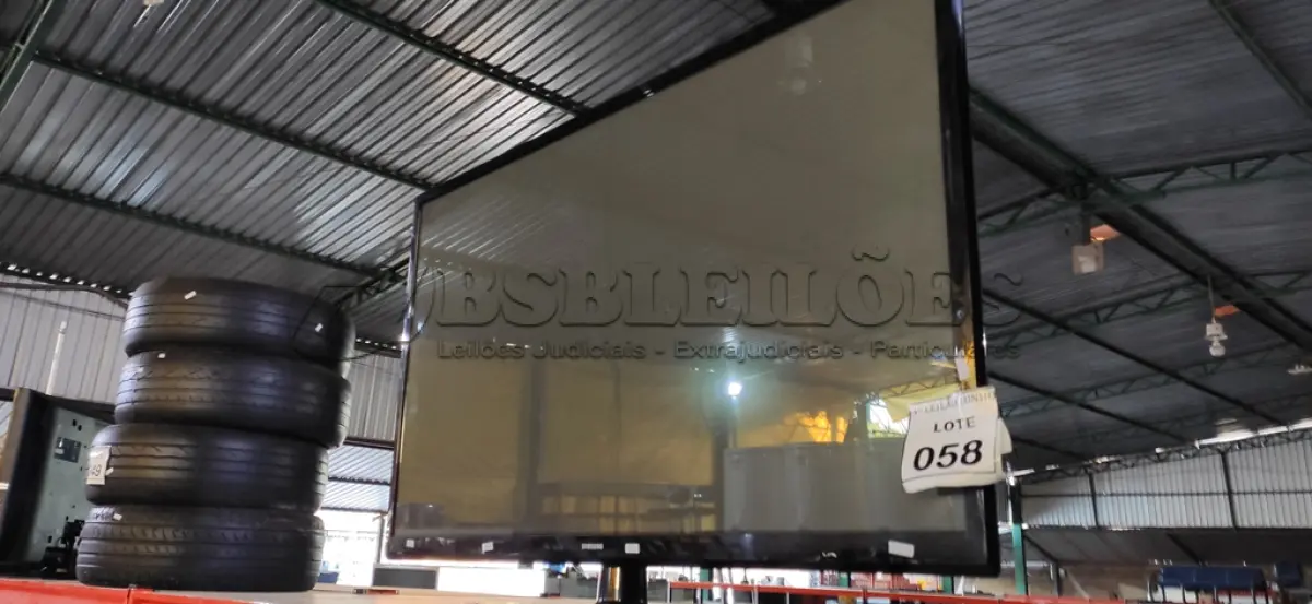 LOTE 058 - 01 TV LCD 51’’ MARCA SAMSUNG. (NO ESTADO) ATENÇÃO! FAZER A VISITAÇÃO ANTES DE ARREMATAR, NÃO SABEMOS SE FUNCIONA, LEILÃO NÃO TEM GARANTIA E NEM DEVOLUÇÃO, SUJEITO A POSSÍVEIS AVARIAS VISÍVEIS/OCULTAS E/OU AUSÊNCIA DE COMPONENTES.