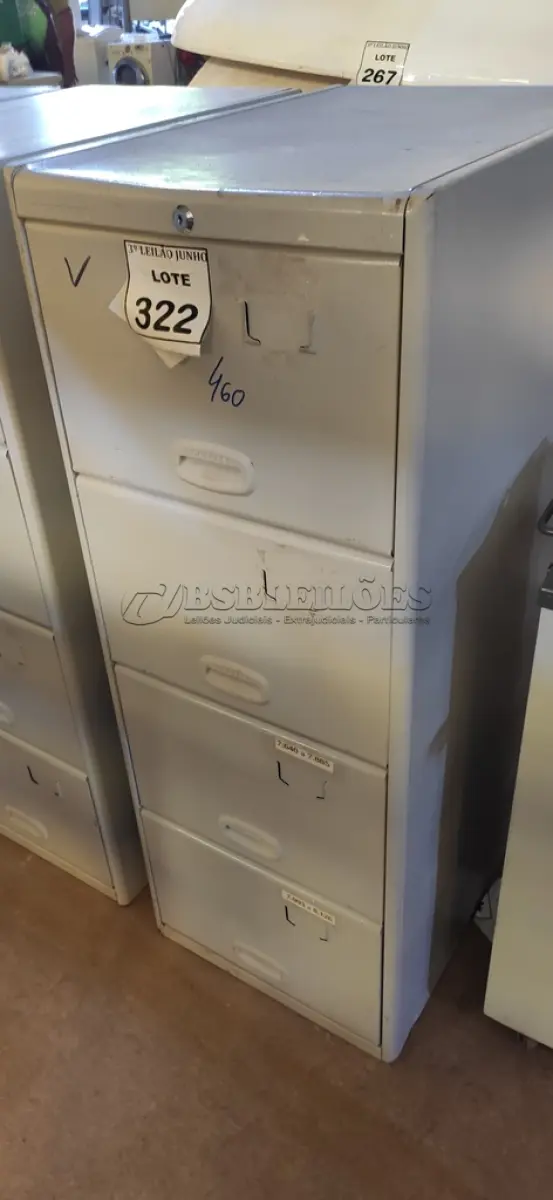 LOTE 322 - 01 ARQUIVO DE AÇO 04 GAVETAS. (NO ESTADO) ATENÇÃO! FAZER A VISITAÇÃO ANTES DE ARREMATAR, NÃO SABEMOS SE FUNCIONA, LEILÃO NÃO TEM GARANTIA E NEM DEVOLUÇÃO, SUJEITO A POSSÍVEIS AVARIAS VISÍVEIS/OCULTAS E/OU AUSÊNCIA DE COMPONENTES.