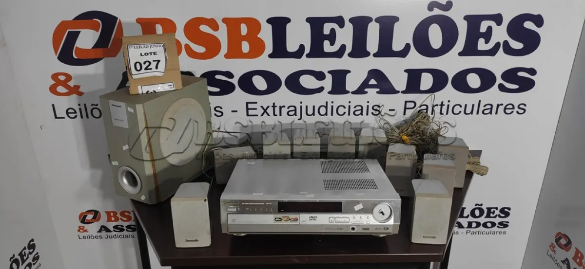 LOTE 027 - 01 HOME THEATHER PANASONIC. (NO ESTADO) ATENÇÃO! FAZER A VISITAÇÃO ANTES DE ARREMATAR, NÃO SABEMOS SE FUNCIONA. LEILÃO NÃO TEM GARANTIA E NEM DEVOLUÇÃO, SUJEITO A POSSÍVEIS AVARIAS VISÍVEIS/OCULTAS E/OU AUSÊNCIA DE COMPONENTES.