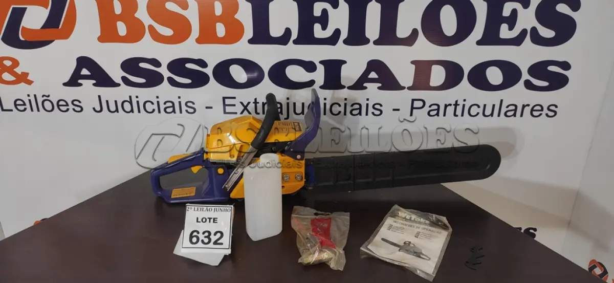 LOTE 632 - 01 MOTOSERRA DE CORRENTE A GASOLINA DA MARCA WETOKE.  (NO ESTADO) ATENÇÃO! FAZER A VISITAÇÃO ANTES DE ARREMATAR, NÃO SABEMOS SE FUNCIONA, LEILÃO NÃO TEM GARANTIA E NEM DEVOLUÇÃO, SUJEITO A POSSÍVEIS AVARIAS VISÍVEIS/OCULTAS E/OU AUSÊNCIA DE COMPONENTES.