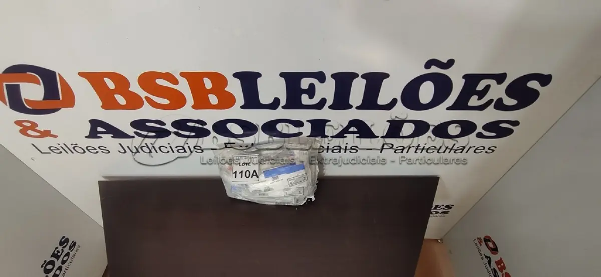 LOTE 110 - 30 MÁSCARAS 3M 9320+BR. (NOVAS) (NO ESTADO) ATENÇÃO! FAZER A VISITAÇÃO ANTES DE ARREMATAR, NÃO SABEMOS SE FUNCIONA, LEILÃO NÃO TEM GARANTIA E NEM DEVOLUÇÃO, SUJEITO A POSSÍVEIS AVARIAS VISÍVEIS/OCULTAS E/OU AUSÊNCIA DE COMPONENTES.