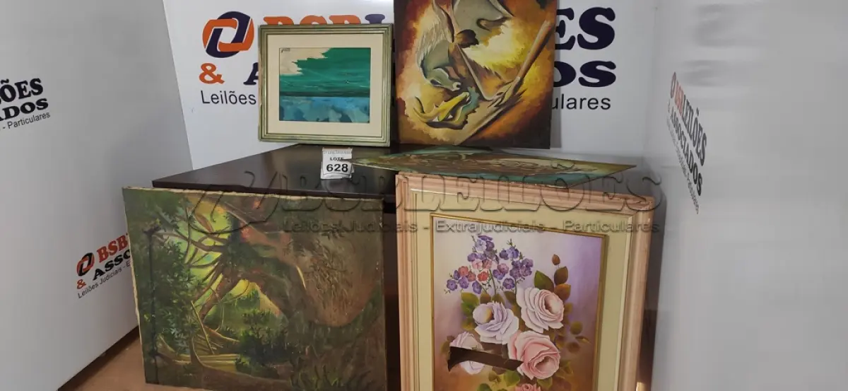 LOTE 628 - 04 QUADROS DIVERSOS.  (NO ESTADO) ATENÇÃO! FAZER A VISITAÇÃO ANTES DE ARREMATAR, NÃO SABEMOS SE FUNCIONA, LEILÃO NÃO TEM GARANTIA E NEM DEVOLUÇÃO, SUJEITO A POSSÍVEIS AVARIAS VISÍVEIS/OCULTAS E/OU AUSÊNCIA DE COMPONENTES.
