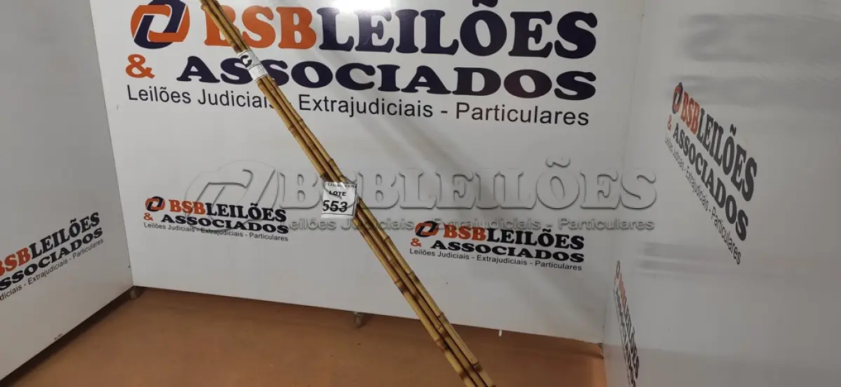 LOTE 553 - 05 VARAS DE BAMBU. (NO ESTADO) ATENÇÃO! FAZER A VISITAÇÃO ANTES DE ARREMATAR, NÃO SABEMOS SE FUNCIONA, LEILÃO NÃO TEM GARANTIA E NEM DEVOLUÇÃO, SUJEITO A POSSÍVEIS AVARIAS VISÍVEIS/OCULTAS E/OU AUSÊNCIA DE COMPONENTES.