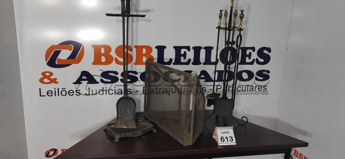 LOTE 613 - 01 KIT LAREIRA DE FERRO COMPLETO.  (NO ESTADO) ATENÇÃO! FAZER A VISITAÇÃO ANTES DE ARREMATAR, NÃO SABEMOS SE FUNCIONA, LEILÃO NÃO TEM GARANTIA E NEM DEVOLUÇÃO, SUJEITO A POSSÍVEIS AVARIAS VISÍVEIS/OCULTAS E/OU AUSÊNCIA DE COMPONENTES.