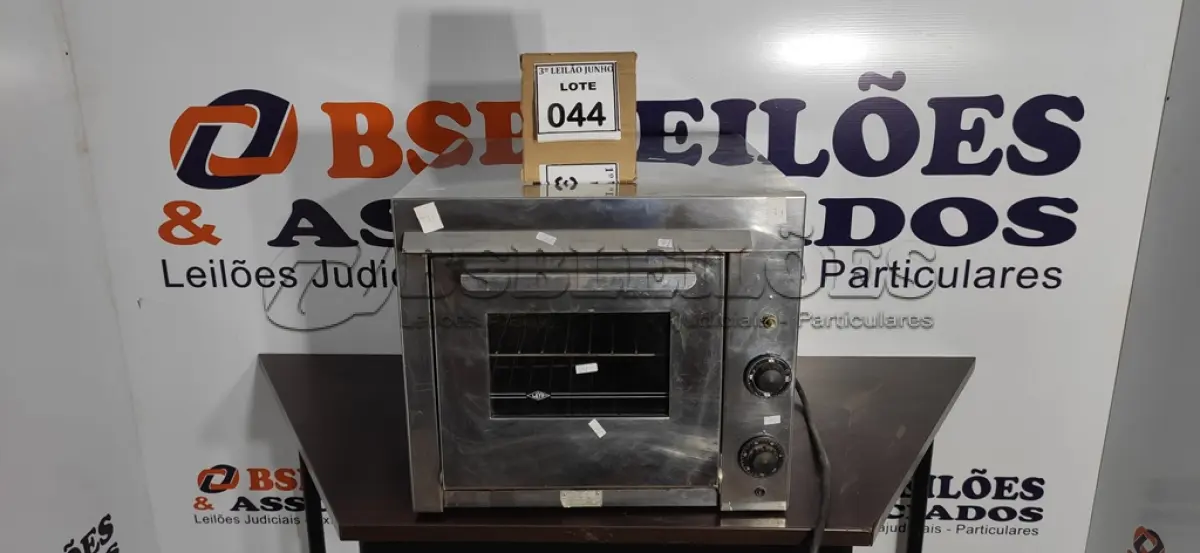 LOTE 044 - 01 FORNO ELÉTRICO INOX MARCA LAYR. (NO ESTADO) ATENÇÃO! FAZER A VISITAÇÃO ANTES DE ARREMATAR, NÃO SABEMOS SE FUNCIONA, LEILÃO NÃO TEM GARANTIA E NEM DEVOLUÇÃO, SUJEITO A POSSÍVEIS AVARIAS VISÍVEIS/OCULTAS E/OU AUSÊNCIA DE COMPONENTES.