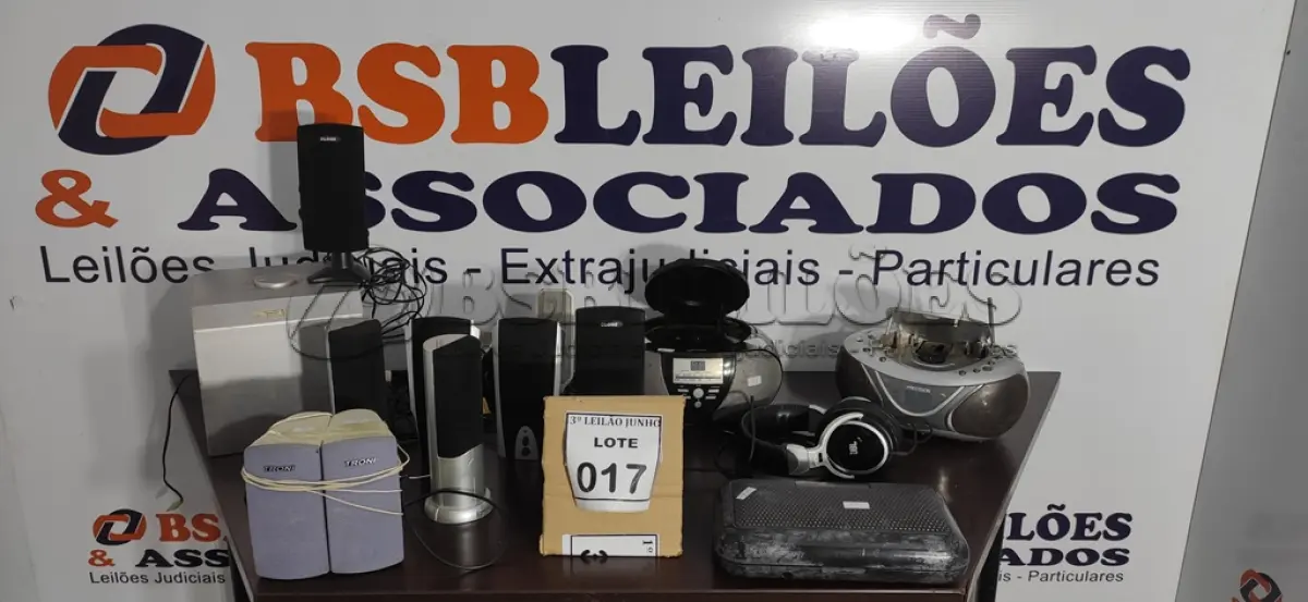 LOTE 017 - 02 MICRO SYSTENS, 04 CAIXAS DE SOM PARA PC, 01 SUBWOOFER E 01 IHOME. (NO ESTADO) ATENÇÃO! FAZER A VISITAÇÃO ANTES DE ARREMATAR, NÃO SABEMOS SE FUNCIONA, LEILÃO NÃO TEM GARANTIA E NEM DEVOLUÇÃO, SUJEITO A POSSÍVEIS AVARIAS VISÍVEIS/OCULTAS E/OU AUSÊNCIA DE COMPONENTES.