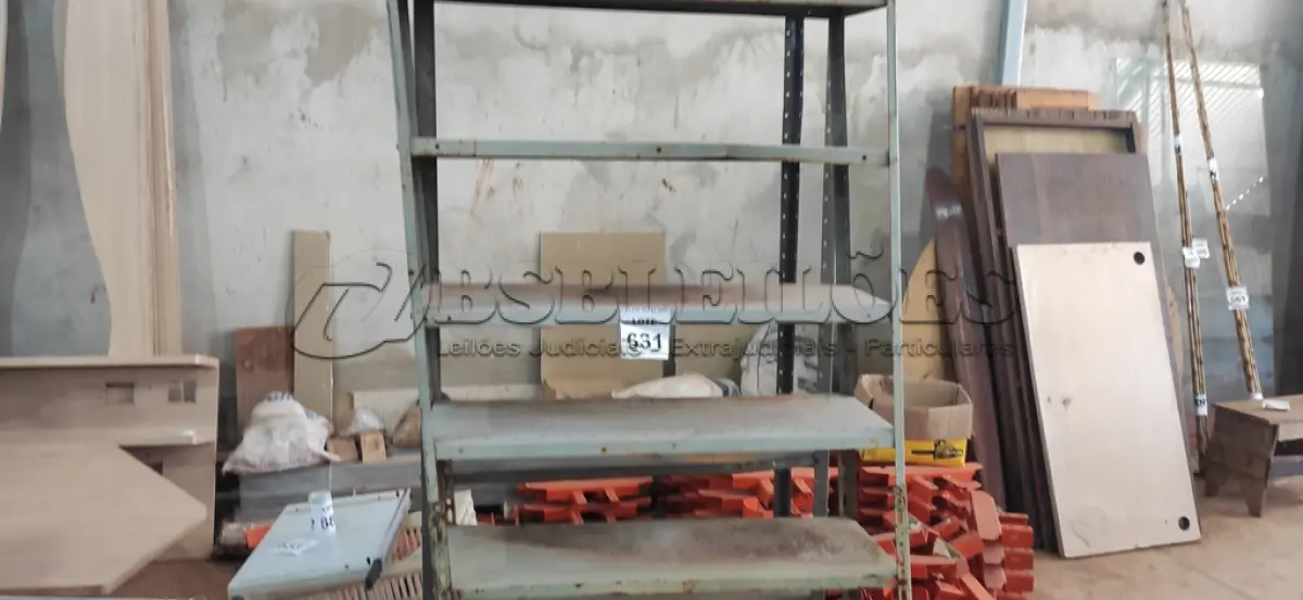 LOTE 631 - 01 ESTANTE DE AÇO COM 6 PRATELEIRAS E 01 ESTANTE DE AÇO COM 08 PRATELEIRAS. (NO ESTADO) ATENÇÃO! FAZER A VISITAÇÃO ANTES DE ARREMATAR, NÃO SABEMOS SE FUNCIONA, LEILÃO NÃO TEM GARANTIA E NEM DEVOLUÇÃO, SUJEITO A POSSÍVEIS AVARIAS VISÍVEIS/OCULTAS E/OU AUSÊNCIA DE COMPONENTES.