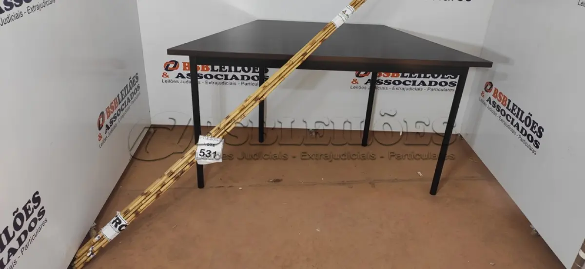 LOTE 531 - 05 VARAS DE BAMBU. (NO ESTADO) ATENÇÃO! FAZER A VISITAÇÃO ANTES DE ARREMATAR, NÃO SABEMOS SE FUNCIONA, LEILÃO NÃO TEM GARANTIA E NEM DEVOLUÇÃO, SUJEITO A POSSÍVEIS AVARIAS VISÍVEIS/OCULTAS E/OU AUSÊNCIA DE COMPONENTES.