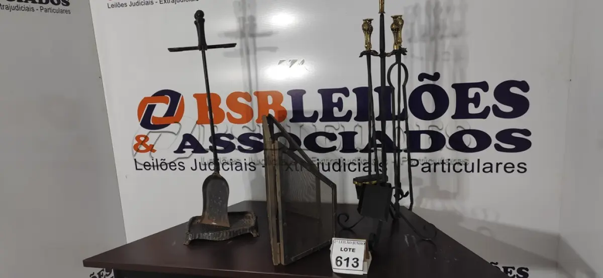 LOTE 613 - 01 KIT LAREIRA DE FERRO COMPLETO.  (NO ESTADO) ATENÇÃO! FAZER A VISITAÇÃO ANTES DE ARREMATAR, NÃO SABEMOS SE FUNCIONA, LEILÃO NÃO TEM GARANTIA E NEM DEVOLUÇÃO, SUJEITO A POSSÍVEIS AVARIAS VISÍVEIS/OCULTAS E/OU AUSÊNCIA DE COMPONENTES.