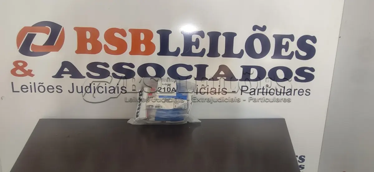 LOTE 210 - 30 MÁSCARAS 3M 9320+BR. (NOVAS) (NO ESTADO) ATENÇÃO! FAZER A VISITAÇÃO ANTES DE ARREMATAR, NÃO SABEMOS SE FUNCIONA, LEILÃO NÃO TEM GARANTIA E NEM DEVOLUÇÃO, SUJEITO A POSSÍVEIS AVARIAS VISÍVEIS/OCULTAS E/OU AUSÊNCIA DE COMPONENTES.