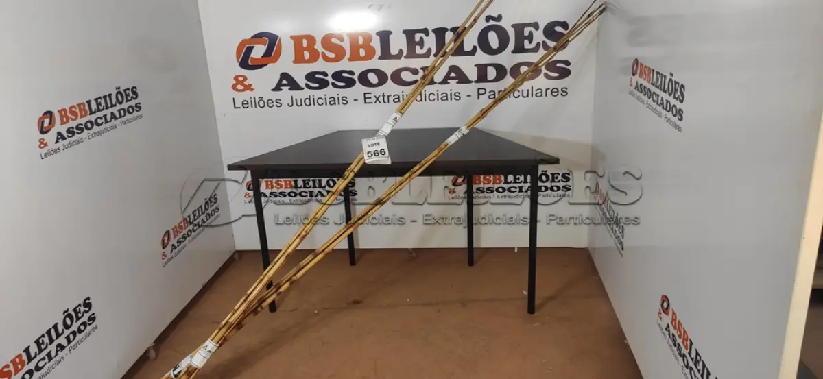 LOTE 566 - 05 VARAS DE BAMBU. (NO ESTADO) ATENÇÃO! FAZER A VISITAÇÃO ANTES DE ARREMATAR, NÃO SABEMOS SE FUNCIONA, LEILÃO NÃO TEM GARANTIA E NEM DEVOLUÇÃO, SUJEITO A POSSÍVEIS AVARIAS VISÍVEIS/OCULTAS E/OU AUSÊNCIA DE COMPONENTES.
