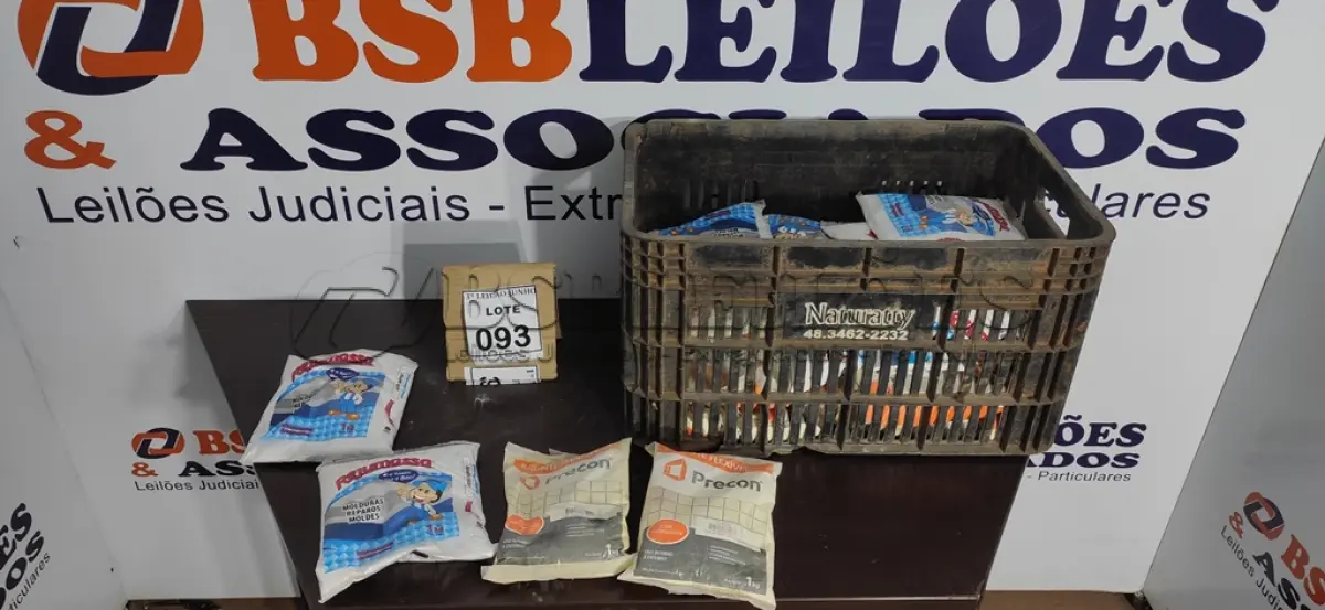 LOTE 093 - 01 LOTE COM GRANDE QUANTIDADE DE PACOTES DE GESSO RÁPIDO PARA MOLDURAS, REPAROS E MOLDES DE 1KG CADA MARCA REJUMASSA. (NOVO) (NO ESTADO) ATENÇÃO! FAZER A VISITAÇÃO ANTES DE ARREMATAR, NÃO SABEMOS SE FUNCIONA. LEILÃO NÃO TEM GARANTIA E NEM DEVOLUÇÃO, SUJEITO A POSSÍVEIS AVARIAS VISÍVEIS/OCULTAS E/OU AUSÊNCIA DE COMPONENTES.
