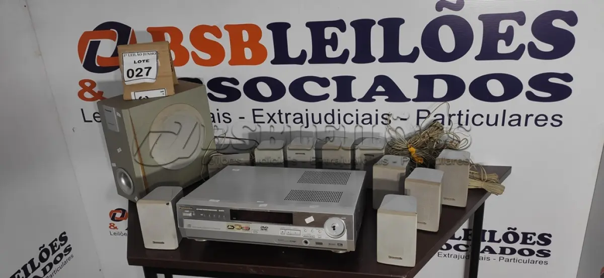 LOTE 027 - 01 HOME THEATHER PANASONIC. (NO ESTADO) ATENÇÃO! FAZER A VISITAÇÃO ANTES DE ARREMATAR, NÃO SABEMOS SE FUNCIONA. LEILÃO NÃO TEM GARANTIA E NEM DEVOLUÇÃO, SUJEITO A POSSÍVEIS AVARIAS VISÍVEIS/OCULTAS E/OU AUSÊNCIA DE COMPONENTES.