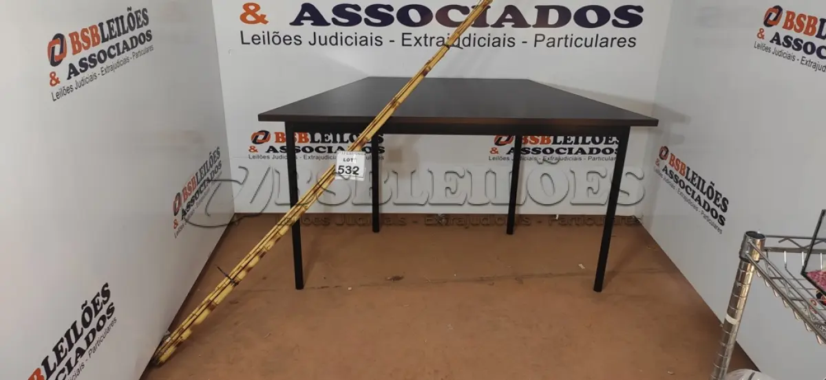 LOTE 532 - 05 VARAS DE BAMBU. (NO ESTADO) ATENÇÃO! FAZER A VISITAÇÃO ANTES DE ARREMATAR, NÃO SABEMOS SE FUNCIONA, LEILÃO NÃO TEM GARANTIA E NEM DEVOLUÇÃO, SUJEITO A POSSÍVEIS AVARIAS VISÍVEIS/OCULTAS E/OU AUSÊNCIA DE COMPONENTES.