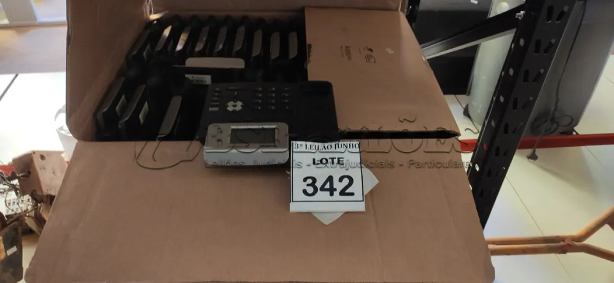 LOTE 342 - 01 LOTE COM GRANDE QUANTIDADE DE APARELHOS TELEFÔNICOS. (NO ESTADO) ATENÇÃO! FAZER A VISITAÇÃO ANTES DE ARREMATAR, NÃO SABEMOS SE FUNCIONA, LEILÃO NÃO TEM GARANTIA E NEM DEVOLUÇÃO, SUJEITO A POSSÍVEIS AVARIAS VISÍVEIS/OCULTAS E/OU AUSÊNCIA DE COMPONENTES.