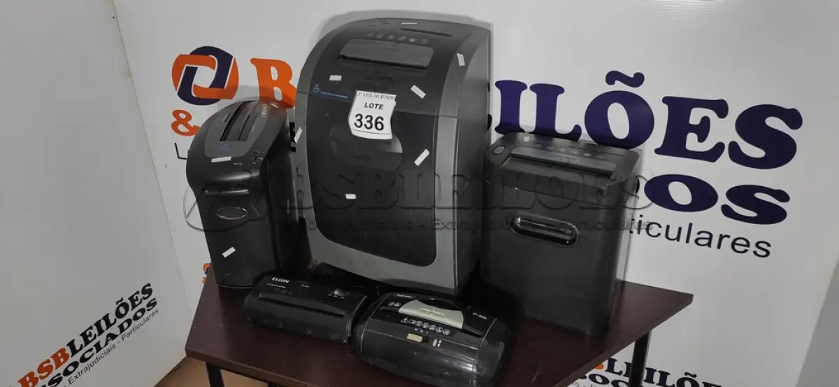 LOTE 336 - 03 FRAGMENTADORAS DE PAPEL E 02 CABEÇAS AVULSAS. (NO ESTADO) ATENÇÃO! FAZER A VISITAÇÃO ANTES DE ARREMATAR, NÃO SABEMOS SE FUNCIONA. LEILÃO NÃO TEM GARANTIA E NEM DEVOLUÇÃO, SUJEITO A POSSÍVEIS AVARIAS VISÍVEIS/OCULTAS E/OU AUSÊNCIA DE COMPONENTES.