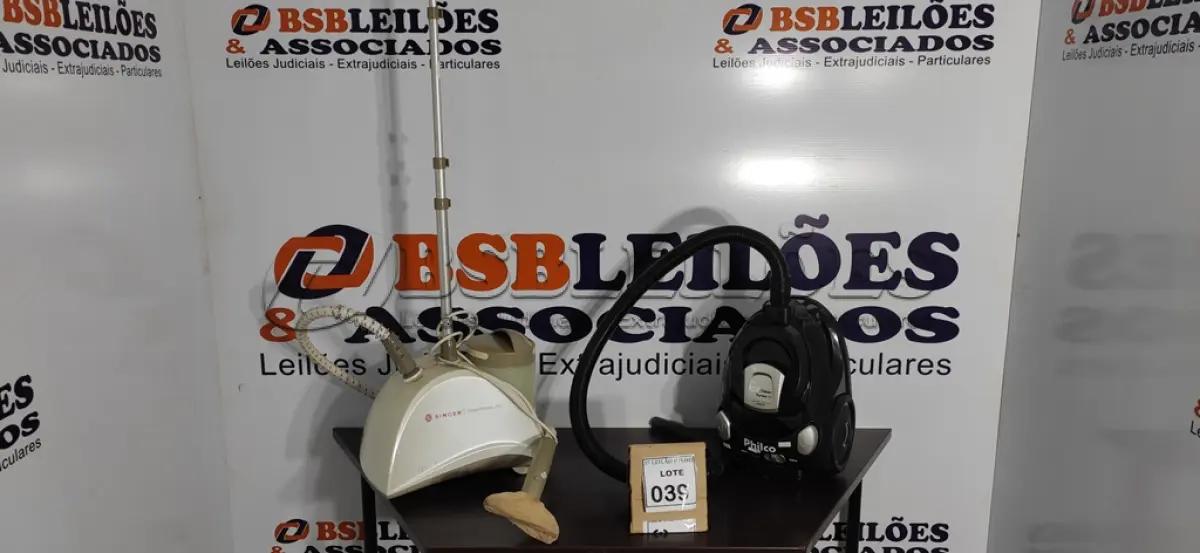 LOTE 039 - 01 ASPIRADOR DE PÓ MARCA PHILCO E 01 VAPORIZADOR DE ROUPAS. (NO ESTADO) ATENÇÃO! FAZER A VISITAÇÃO ANTES DE ARREMATAR, NÃO SABEMOS SE FUNCIONA, LEILÃO NÃO TEM GARANTIA E NEM DEVOLUÇÃO, SUJEITO A POSSÍVEIS AVARIAS VISÍVEIS/OCULTAS E/OU AUSÊNCIA DE COMPONENTES.