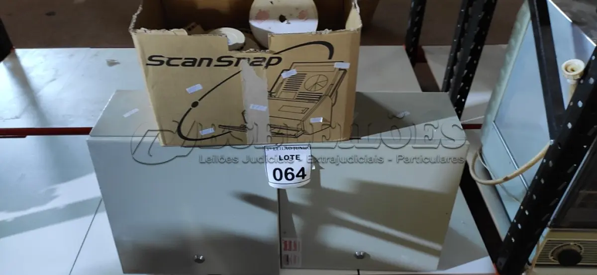 LOTE 064 - 02 QUADROS ELÉTRICOS E 01 LOTE COM SENSORES DE FUMAÇA. (NO ESTADO) ATENÇÃO! FAZER A VISITAÇÃO ANTES DE ARREMATAR, NÃO SABEMOS SE FUNCIONA. LEILÃO NÃO TEM GARANTIA E NEM DEVOLUÇÃO, SUJEITO A POSSÍVEIS AVARIAS VISÍVEIS/OCULTAS E/OU AUSÊNCIA DE COMPONENTES.