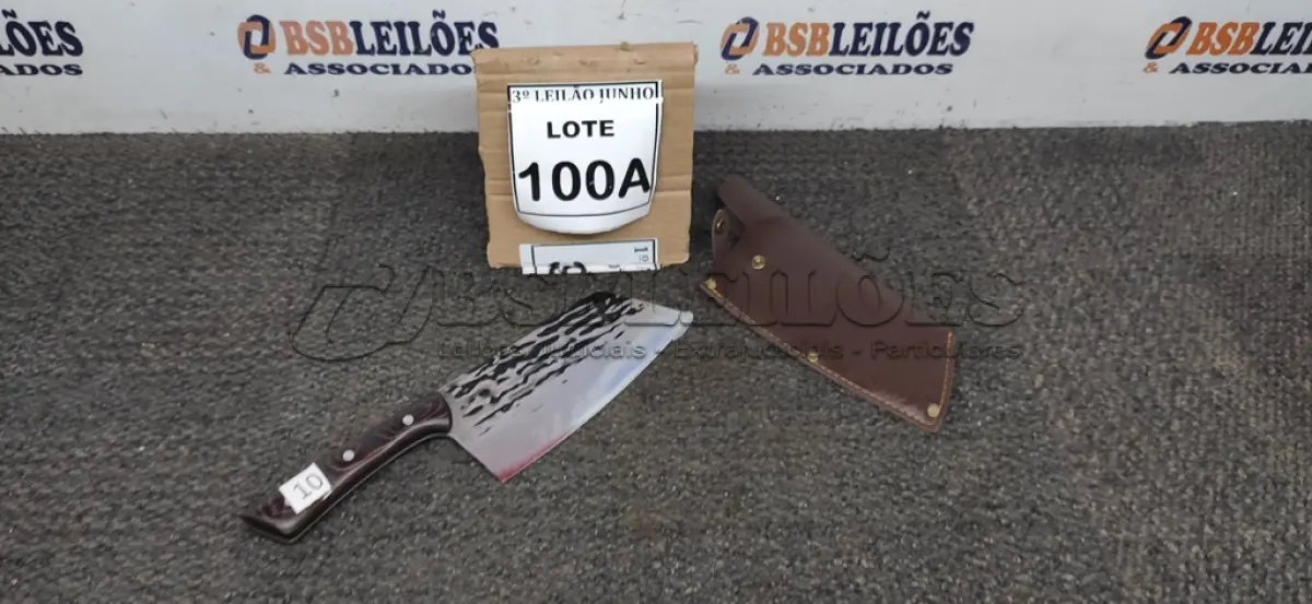 LOTE 100 - CUTELO  IMPORTADA AÇO INOXIDÁVEL CABO EM MADEIRA  FULL TANG BAINHA DE NAPA  TAMANHO TOTAL 30CM PESO 318G JÁ . (NO ESTADO) ATENÇÃO! FAZER A VISITAÇÃO ANTES DE ARREMATAR, NÃO SABEMOS SE FUNCIONA, LEILÃO NÃO TEM GARANTIA E NEM DEVOLUÇÃO, SUJEITO A POSSÍVEIS AVARIAS VISÍVEIS/OCULTAS E/OU AUSÊNCIA DE COMPONENTES.
