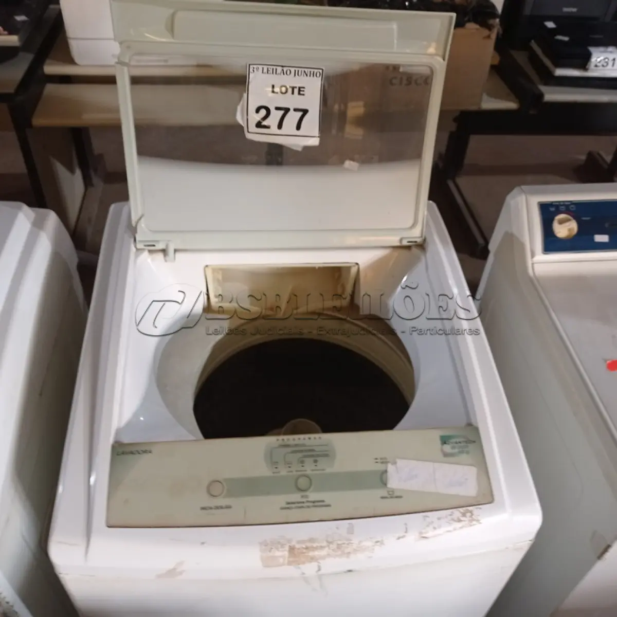 LOTE 348 - 01 MÁQUINA DE LAVAR ROUPAS BRASTEMP 6KG 220V. (NO ESTADO) ATENÇÃO! FAZER A VISITAÇÃO ANTES DE ARREMATAR, NÃO SABEMOS SE FUNCIONA. LEILÃO NÃO TEM GARANTIA E NEM DEVOLUÇÃO, SUJEITO A POSSÍVEIS AVARIAS VISÍVEIS/OCULTAS E/OU AUSÊNCIA DE COMPONENTES.