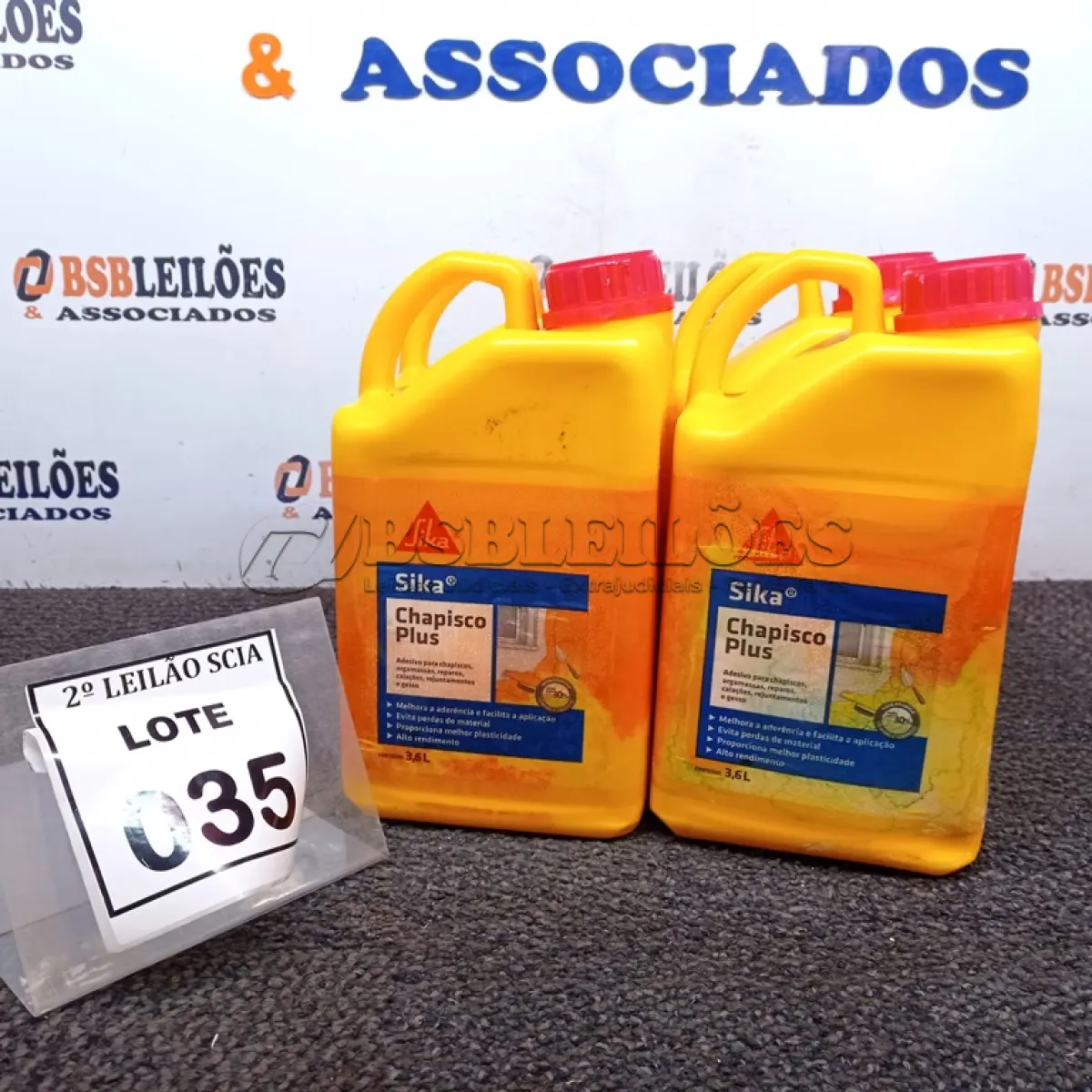 LOTE 035 - 04 CHAPISCOS PLUS COM 3,6L MARCA SIKA.  (NO ESTADO) ATENÇÃO! FAZER A VISITAÇÃO ANTES DE ARREMATAR, NÃO SABEMOS SE FUNCIONA. LEILÃO NÃO TEM GARANTIA E NEM DEVOLUÇÃO, SUJEITO A POSSÍVEIS AVARIAS VISÍVEIS/OCULTAS E/OU AUSÊNCIA DE COMPONENTES.
