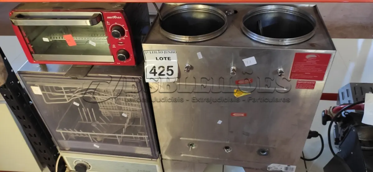 LOTE 425 - 01 CAFETEIRA INDUSTRIAL MARCA CONSERCAF, 01 FORNO ELÉTRICO MARCA BRITÂNIA E 01 LAVA LOUÇAS AUTOMÁTICA. MARCA ENXUTA (NO ESTADO) ATENÇÃO! FAZER A VISITAÇÃO ANTES DE ARREMATAR, NÃO SABEMOS SE FUNCIONA, LEILÃO NÃO TEM GARANTIA E NEM DEVOLUÇÃO, SUJEITO A POSSÍVEIS AVARIAS VISÍVEIS/OCULTAS E/OU AUSÊNCIA DE COMPONENTES.