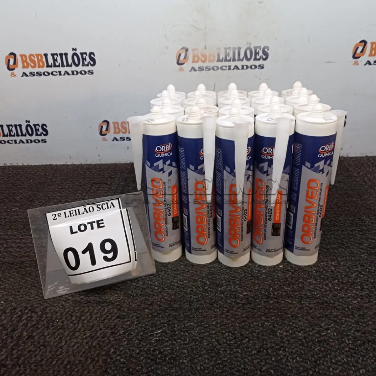 LOTE 019 - 20 ADESIVOS DE SILICONE NEUTRO INCOLOR COM 280ML MARCA OBRIVED.  (NO ESTADO) ATENÇÃO! FAZER A VISITAÇÃO ANTES DE ARREMATAR, NÃO SABEMOS SE FUNCIONA. LEILÃO NÃO TEM GARANTIA E NEM DEVOLUÇÃO, SUJEITO A POSSÍVEIS AVARIAS VISÍVEIS/OCULTAS E/OU AUSÊNCIA DE COMPONENTES.