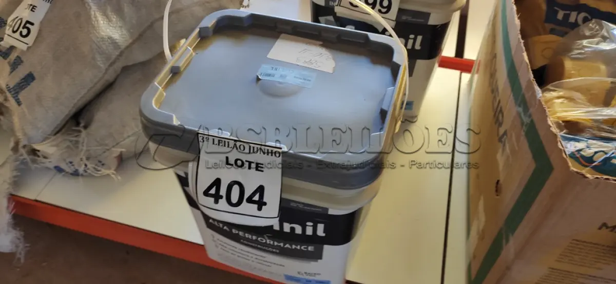 LOTE 404 - 01 GALÃO DE TINTA SUVINIL DE 18L PARA INTERIORES ACABAMENTO FOSCO BRANCO. (NOVO) (NO ESTADO) ATENÇÃO! FAZER A VISITAÇÃO ANTES DE ARREMATAR, NÃO SABEMOS SE FUNCIONA. LEILÃO NÃO TEM GARANTIA E NEM DEVOLUÇÃO, SUJEITO A POSSÍVEIS AVARIAS VISÍVEIS/OCULTAS E/OU AUSÊNCIA DE COMPONENTES.