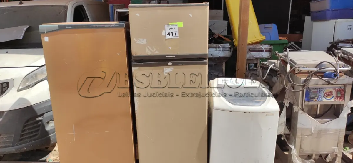 LOTE 417 - 01 GELADEIRA BRASTEMP 220V, 01 GELADEIRA MARCA CONSUL E 01 MÁQUINA DE LAVAR 220V MARCA ELECTROLUX. (NO ESTADO) ATENÇÃO! FAZER A VISITAÇÃO ANTES DE ARREMATAR, NÃO SABEMOS SE FUNCIONA. LEILÃO NÃO TEM GARANTIA E NEM DEVOLUÇÃO, SUJEITO A POSSÍVEIS AVARIAS VISÍVEIS/OCULTAS E/OU AUSÊNCIA DE COMPONENTES.