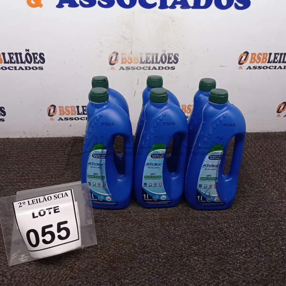 LOTE 055 - 06 ELEVADORES DE PH LÍQUIDO COM 1L MARCA ATCLLOR. (NO ESTADO) ATENÇÃO! FAZER A VISITAÇÃO ANTES DE ARREMATAR, NÃO SABEMOS SE FUNCIONA. LEILÃO NÃO TEM GARANTIA E NEM DEVOLUÇÃO, SUJEITO A POSSÍVEIS AVARIAS VISÍVEIS/OCULTAS E/OU AUSÊNCIA DE COMPONENTES.