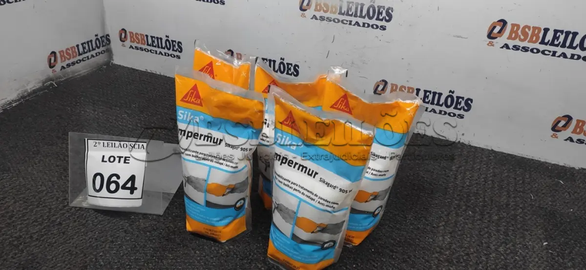 LOTE 064 - 05 IMPERMEABILIZANTES PARA TRATAMENTO DE PAREDE COM 1L MARCA SIKA. (NO ESTADO) ATENÇÃO! FAZER A VISITAÇÃO ANTES DE ARREMATAR, NÃO SABEMOS SE FUNCIONA. LEILÃO NÃO TEM GARANTIA E NEM DEVOLUÇÃO, SUJEITO A POSSÍVEIS AVARIAS VISÍVEIS/OCULTAS E/OU AUSÊNCIA DE COMPONENTES.