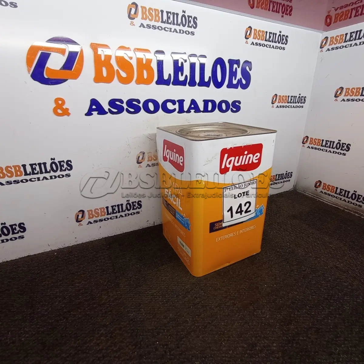 LOTE 142 - 01 LATA DE TINTA BASE C/ LIMPA FÁCIL IQUINE 18 L. (NO ESTADO) ATENÇÃO! FAZER A VISITAÇÃO ANTES DE ARREMATAR, NÃO SABEMOS SE FUNCIONA. LEILÃO NÃO TEM GARANTIA E NEM DEVOLUÇÃO, SUJEITO A POSSÍVEIS AVARIAS VISÍVEIS/OCULTAS E/OU AUSÊNCIA DE COMPONENTES.