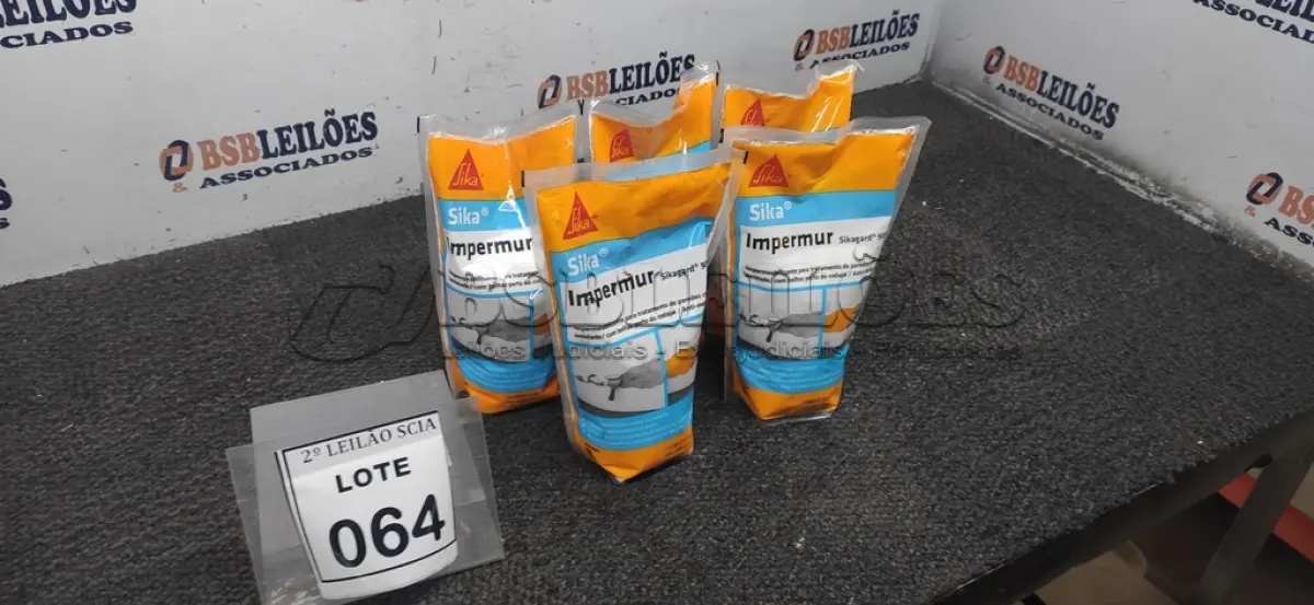 LOTE 064 - 05 IMPERMEABILIZANTES PARA TRATAMENTO DE PAREDE COM 1L MARCA SIKA. (NO ESTADO) ATENÇÃO! FAZER A VISITAÇÃO ANTES DE ARREMATAR, NÃO SABEMOS SE FUNCIONA. LEILÃO NÃO TEM GARANTIA E NEM DEVOLUÇÃO, SUJEITO A POSSÍVEIS AVARIAS VISÍVEIS/OCULTAS E/OU AUSÊNCIA DE COMPONENTES.
