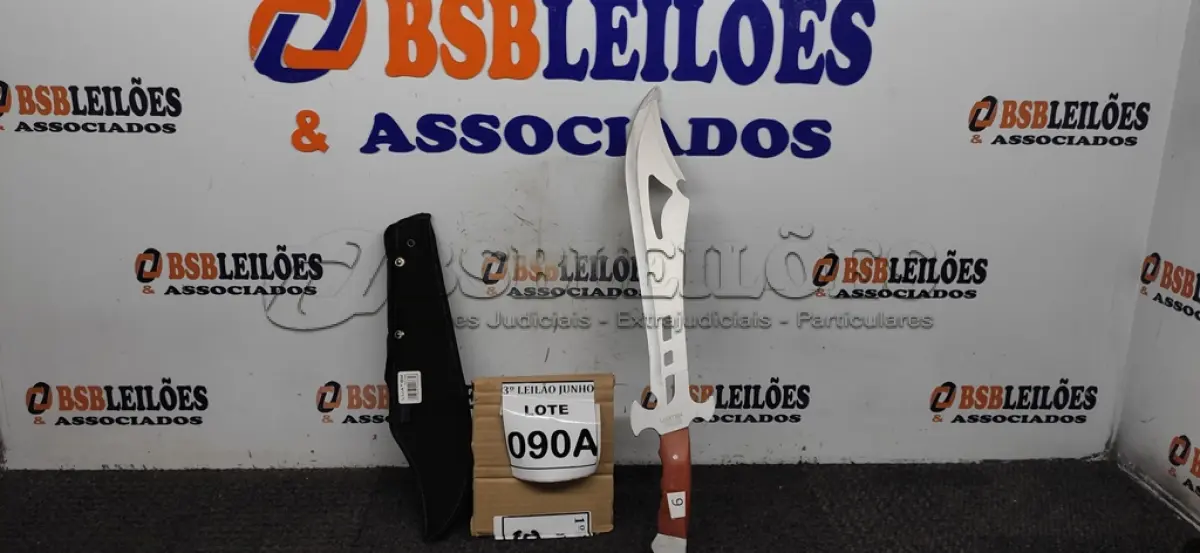 LOTE 090 - FACÃO  IMPORTADA AÇO INOXIDÁVEL CABO EM MADEIRA  FULL TANG BAINHA DE NYLON TAMANHO TOTAL 50CM PESO 526G JÁ AFIADA. (NO ESTADO) ATENÇÃO! FAZER A VISITAÇÃO ANTES DE ARREMATAR, NÃO SABEMOS SE FUNCIONA, LEILÃO NÃO TEM GARANTIA E NEM DEVOLUÇÃO, SUJEITO A POSSÍVEIS AVARIAS VISÍVEIS/OCULTAS E/OU AUSÊNCIA DE COMPONENTES.  