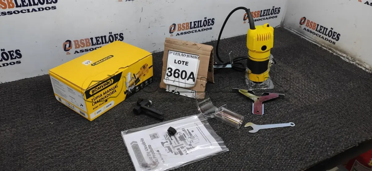 LOTE 360 - TUPIA MANUAL LAMINADORA 220V 600W.  (NO ESTADO) ATENÇÃO! FAZER A VISITAÇÃO ANTES DE ARREMATAR, NÃO SABEMOS SE FUNCIONA, LEILÃO NÃO TEM GARANTIA E NEM DEVOLUÇÃO, SUJEITO A POSSÍVEIS AVARIAS VISÍVEIS/OCULTAS E/OU AUSÊNCIA DE COMPONENTES.