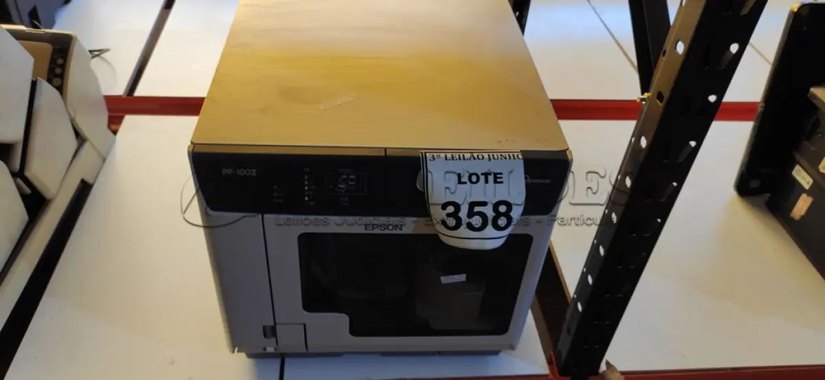 LOTE 358 - 01 IMPRESSORA E GRAVADORA DE CD E DVD PP100 II MARCA EPSON. (NO ESTADO) ATENÇÃO! FAZER A VISITAÇÃO ANTES DE ARREMATAR, NÃO SABEMOS SE FUNCIONA, LEILÃO NÃO TEM GARANTIA E NEM DEVOLUÇÃO, SUJEITO A POSSÍVEIS AVARIAS VISÍVEIS/OCULTAS E/OU AUSÊNCIA DE COMPONENTES.