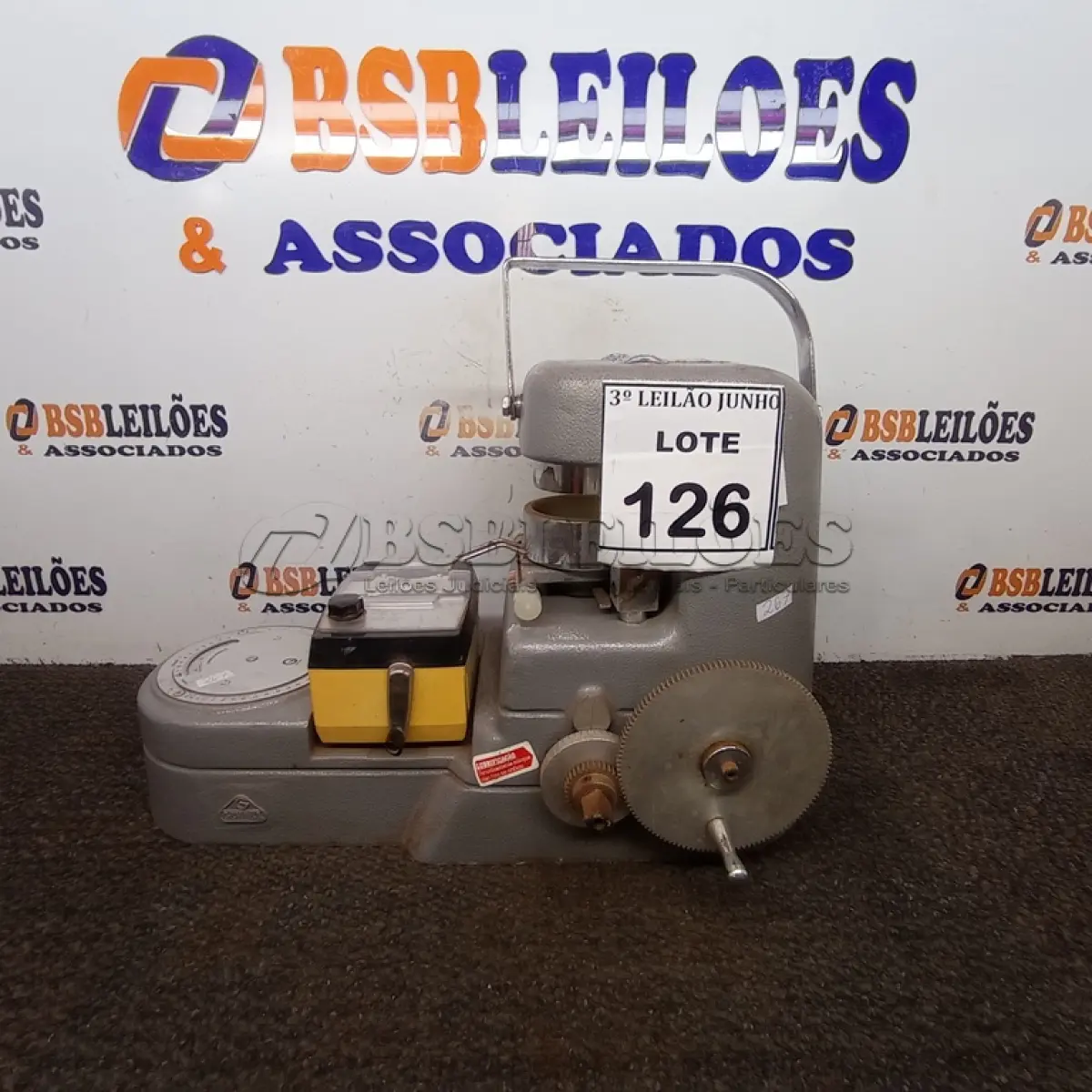 LOTE 126 - 01 MEDIDOR DE UMIDADE DE GRÃOS. (NO ESTADO) ATENÇÃO! FAZER A VISITAÇÃO ANTES DE ARREMATAR, NÃO SABEMOS SE FUNCIONA, LEILÃO NÃO TEM GARANTIA E NEM DEVOLUÇÃO, SUJEITO A POSSÍVEIS AVARIAS VISÍVEIS/OCULTAS E/OU AUSÊNCIA DE COMPONENTES.