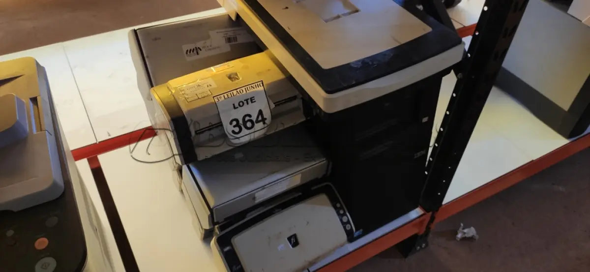 LOTE 364 - 01 SERVIDOR INCOMPLETO MARCA IBM E 10 SCANNERS. (NO ESTADO) ATENÇÃO! FAZER A VISITAÇÃO ANTES DE ARREMATAR, NÃO SABEMOS SE FUNCIONA, LEILÃO NÃO TEM GARANTIA E NEM DEVOLUÇÃO, SUJEITO A POSSÍVEIS AVARIAS VISÍVEIS/OCULTAS E/OU AUSÊNCIA DE COMPONENTES.