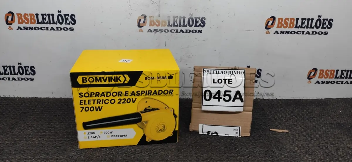 LOTE 045 - SOPRADOR  E ASPIRADOR ELÉTRICO 220V 700W 13600RPM. (NO ESTADO) ATENÇÃO! FAZER A VISITAÇÃO ANTES DE ARREMATAR, NÃO SABEMOS SE FUNCIONA, LEILÃO NÃO TEM GARANTIA E NEM DEVOLUÇÃO, SUJEITO A POSSÍVEIS AVARIAS VISÍVEIS/OCULTAS E/OU AUSÊNCIA DE COMPONENTES. 